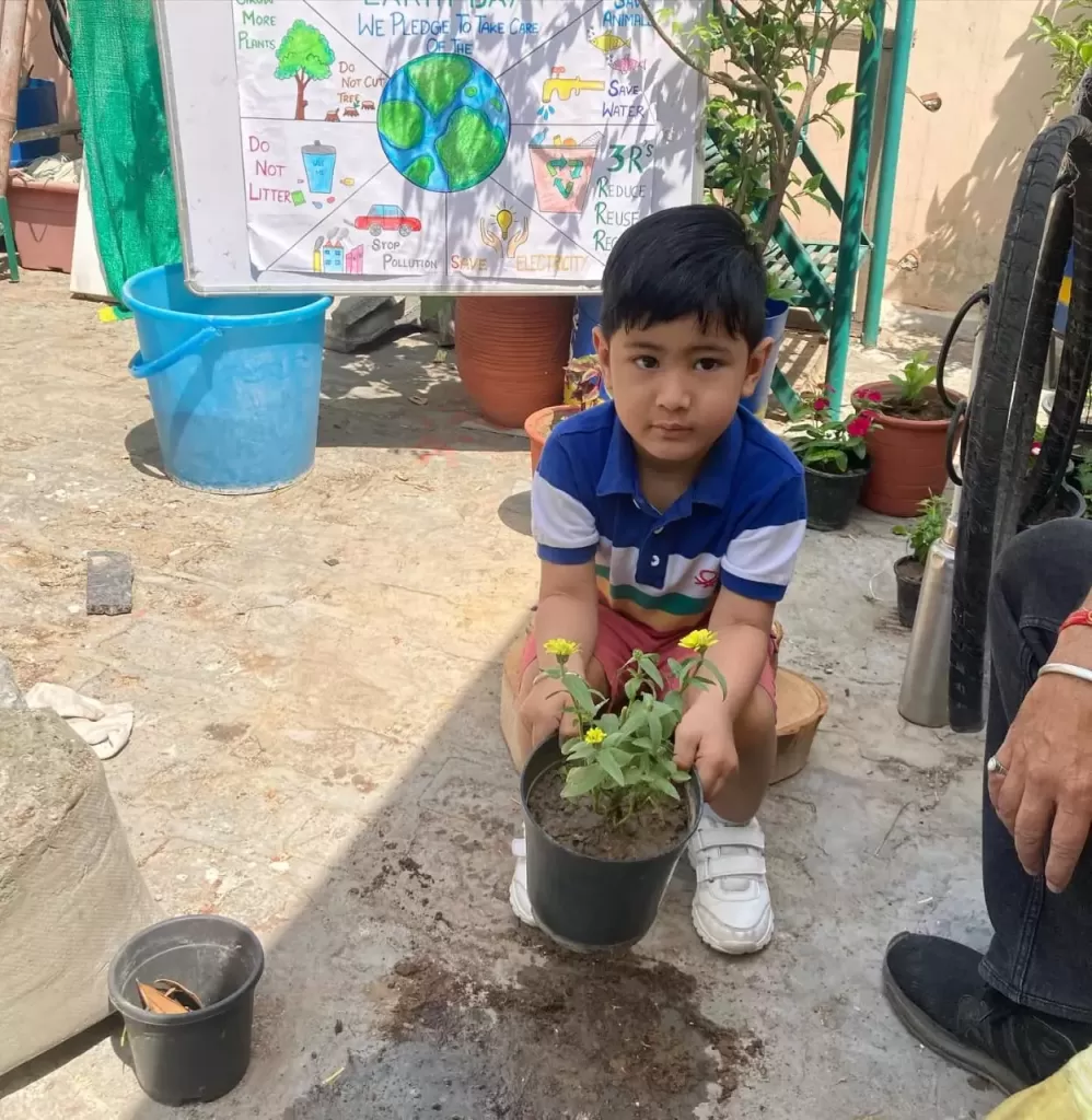 earth day activity celebrated at bragnam pre school zirakpur punjab 4